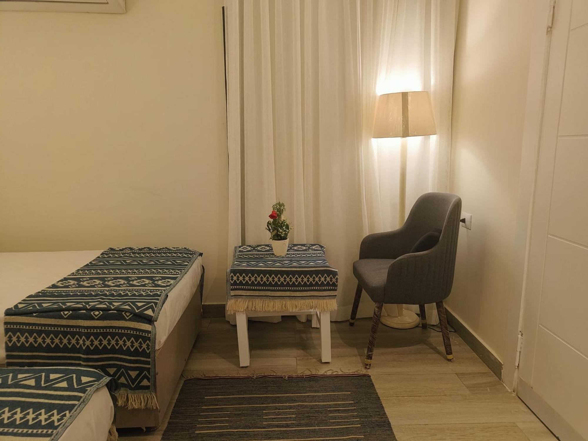 Hotel Maria Pyramids House Kafret el-Gabal Esterno foto